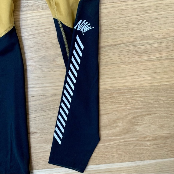 Nike Mustard Legging with mesh - Picture 4 of 4